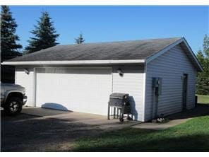 Building Photo - 830 N Walnut St