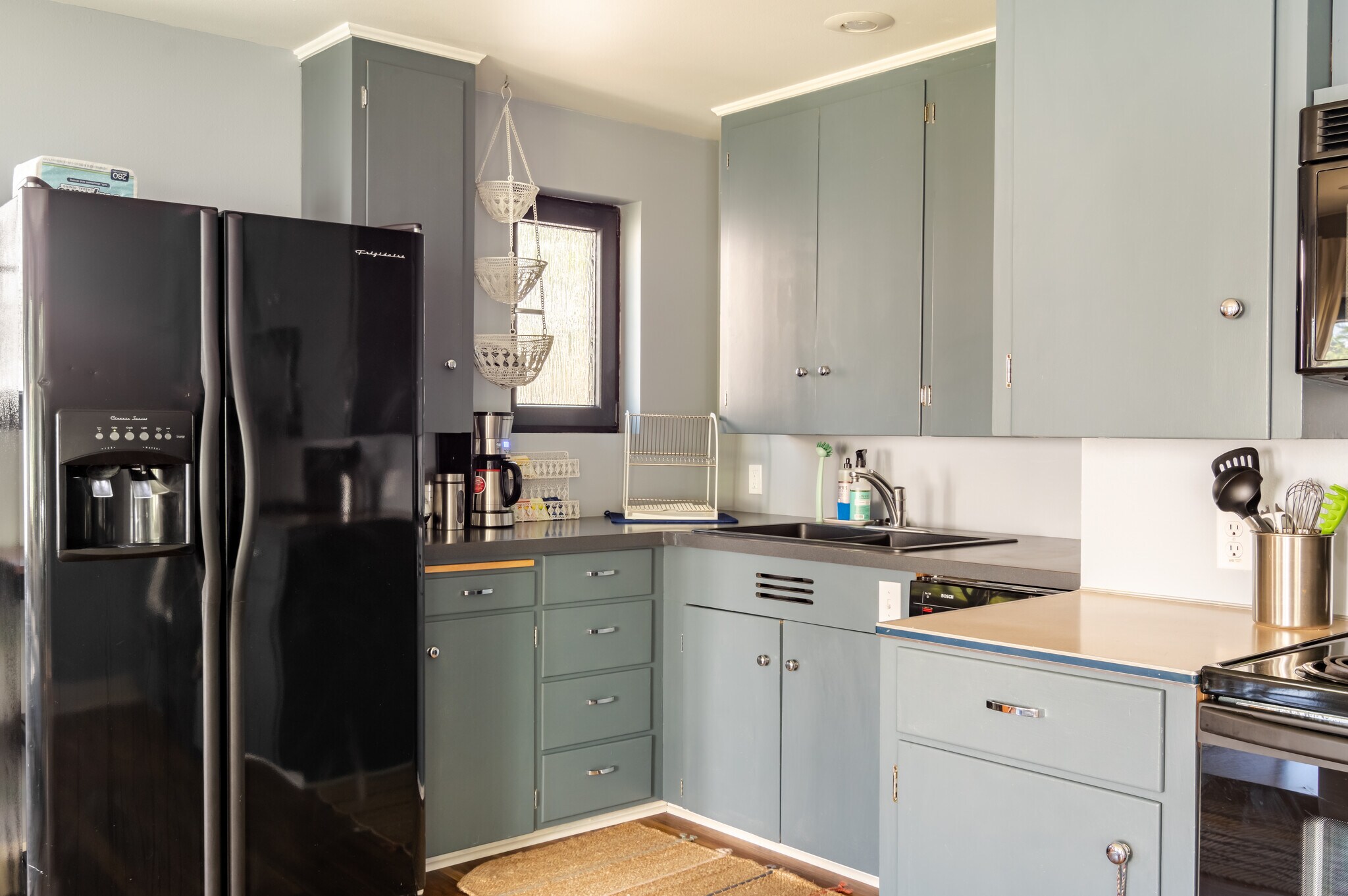 Building Photo - 1629 13th Ave