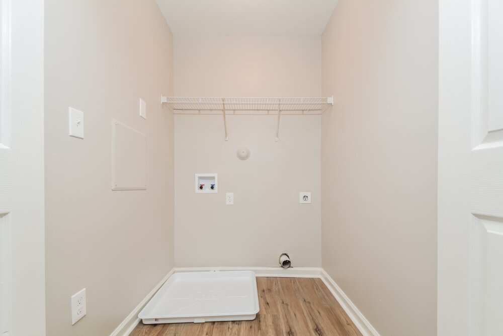 Building Photo - 5215 Little Sandy Dr