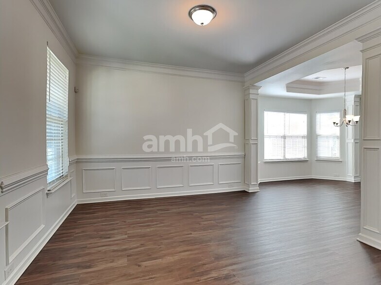 Building Photo - 5312 Roshni Ter