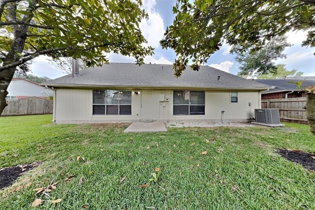 Building Photo - 2415 Pebbledowne Cir