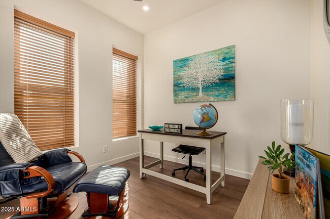 Building Photo - 12005 N Panorama Dr