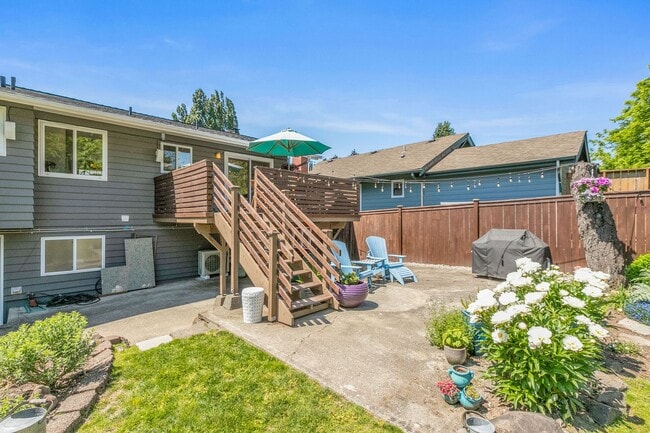 Building Photo - 3Bd/2.25Ba Seattle House