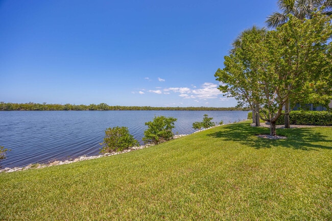 Building Photo - 1015 Mainsail Dr
