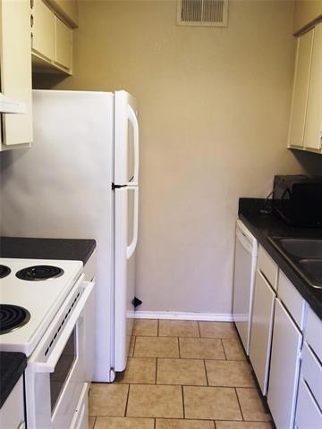 Building Photo - 1700 Justin Lyn St