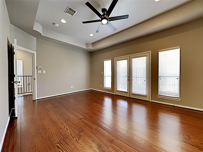 Building Photo - 1304 Dart St
