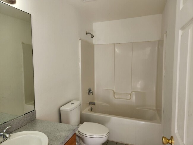 Building Photo - LO 4770-4772 Jordan Ave S