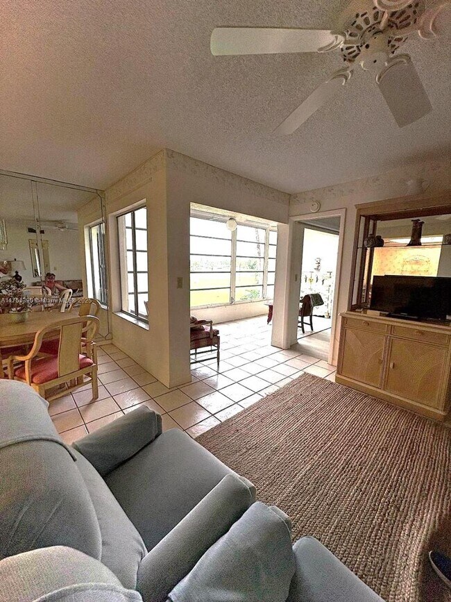 Building Photo - 3655 Boca Ciega Dr