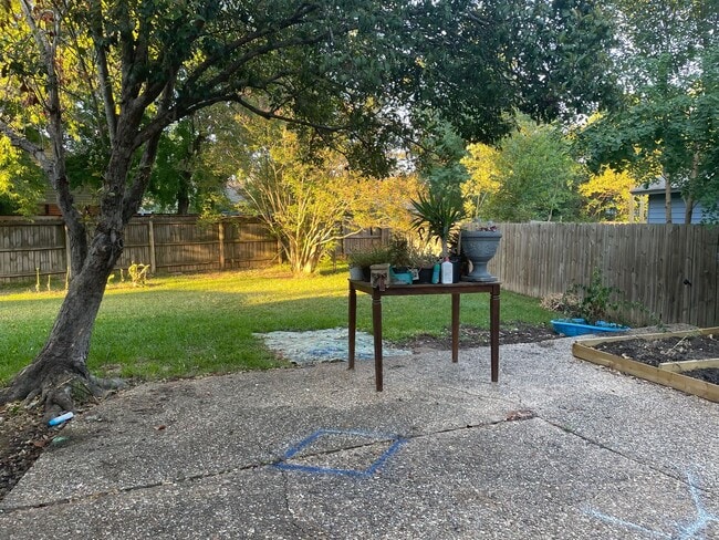 Building Photo - Gorgeous 3 Bedroom Greenacres Home