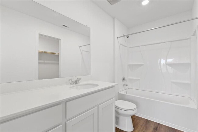 Building Photo - 210 Chapel Beck Dr