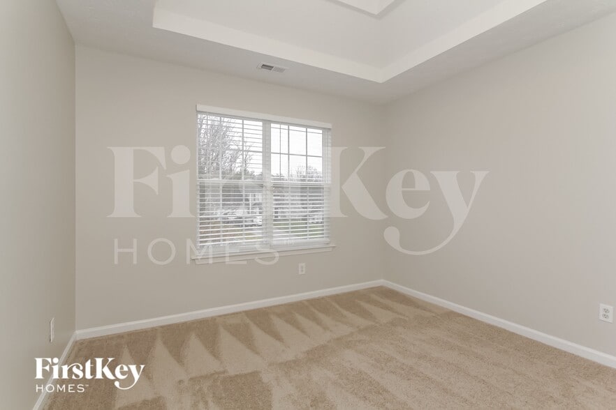 Building Photo - 5208 Eagle Creek Dr