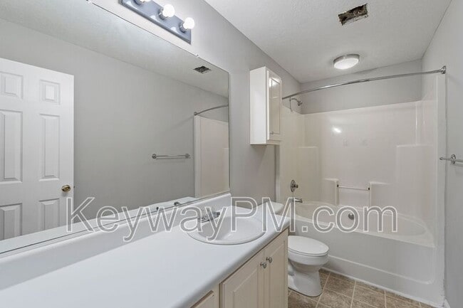 Building Photo - 1006 Bertram Rd