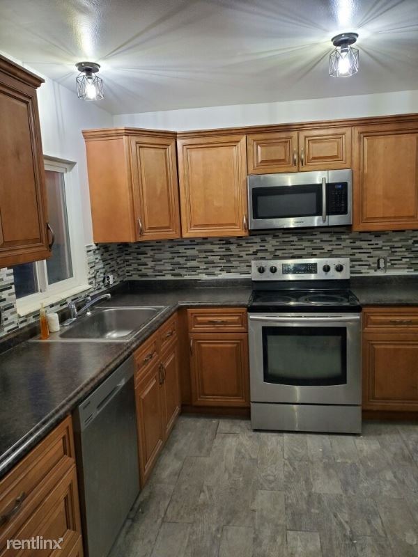 Primary Photo - 5 br, 1 bath House - 8723 S 3920 W