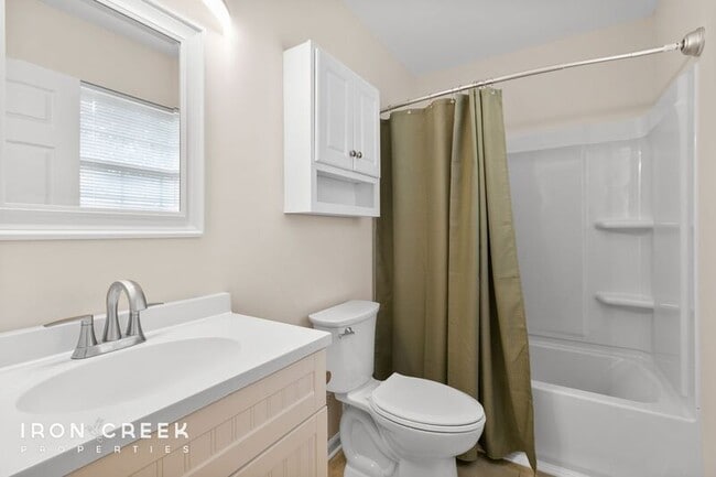 Building Photo - 9 Dundee St