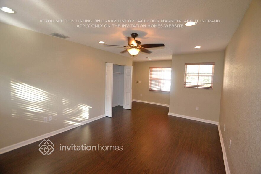 Building Photo - 4937 NW 55th Blvd