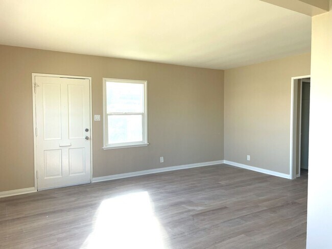 Building Photo - 462