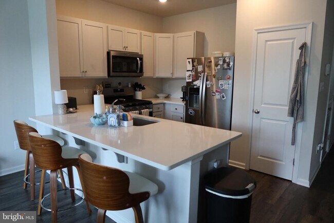 Building Photo - 213 Mazzeo Dr