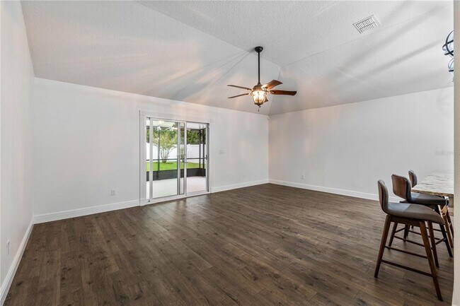Building Photo - 137 Wellwood Ln