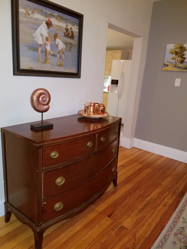 Building Photo - 1317 E 1st St