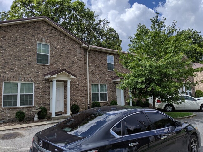 Building Photo - 131 Central Dr. Town homes