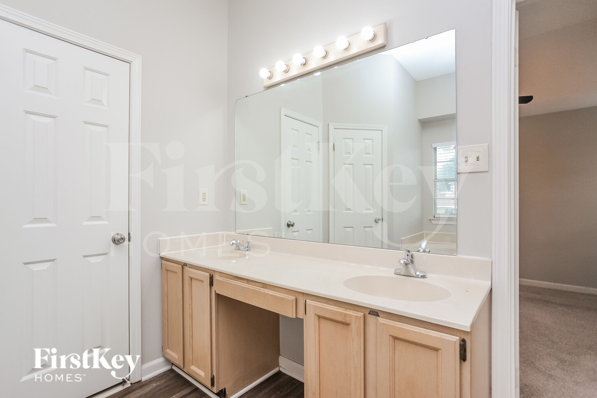 Building Photo - 4381 Whispering Bend Dr