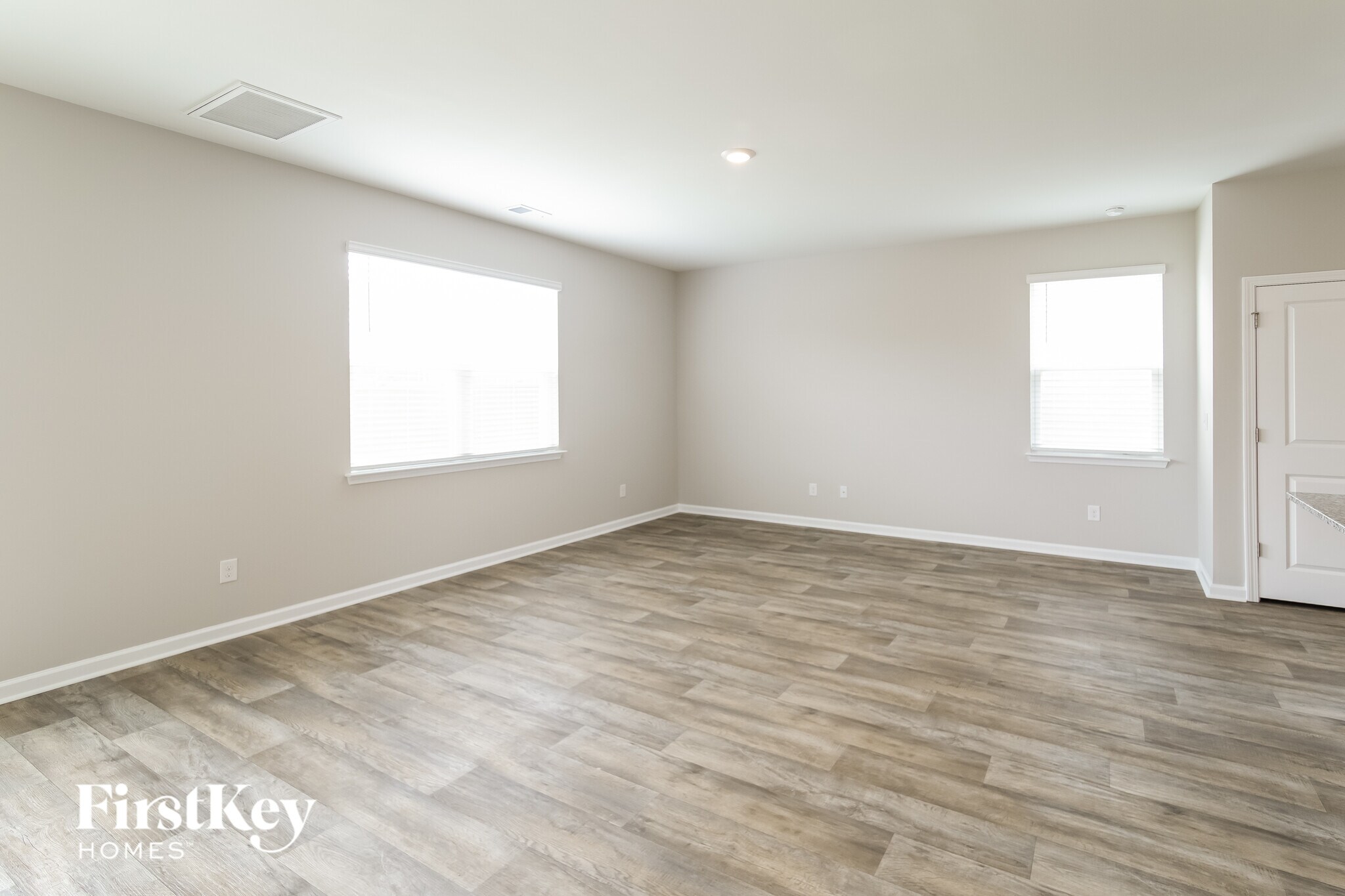 Building Photo - 9733 Roseberry St