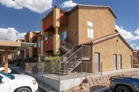 Building Photo - Beautiful 3-bedroom 2-bathroom located in ...