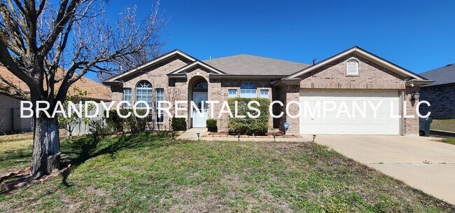 Primary Photo - 4509 Twin Oaks Cir