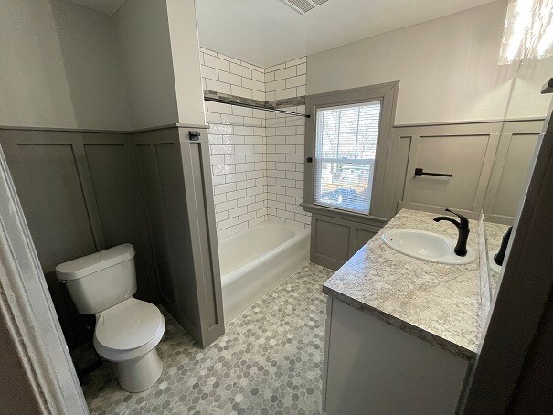 Building Photo - 503 Briarwood Ave SE