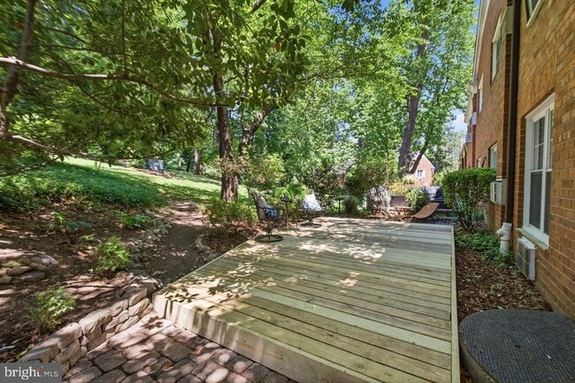 Building Photo - 3712 Valley Dr