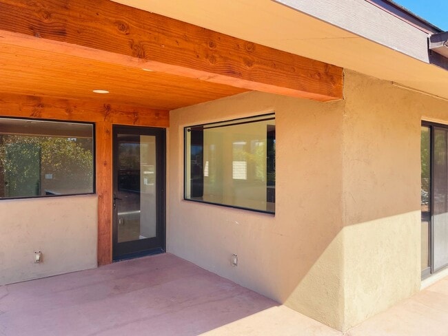 Building Photo - WEST SEDONA