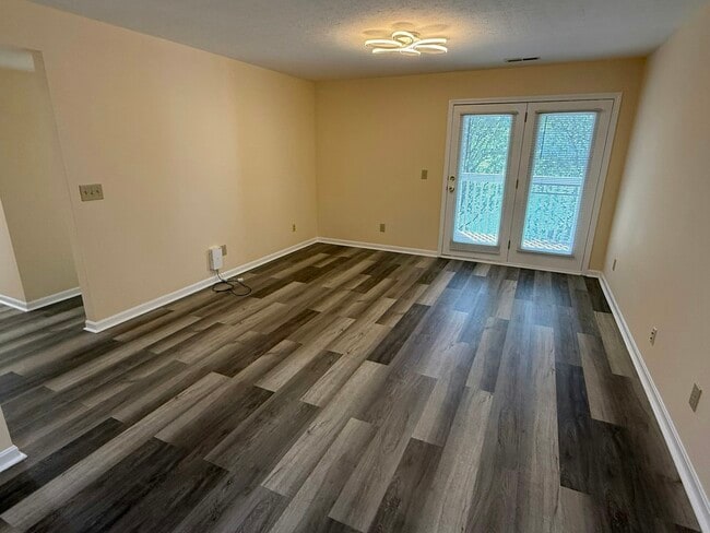 Building Photo - 10136 Carnation Ct