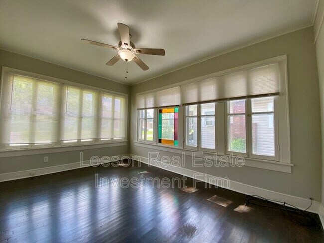 Building Photo - 819 Linden St