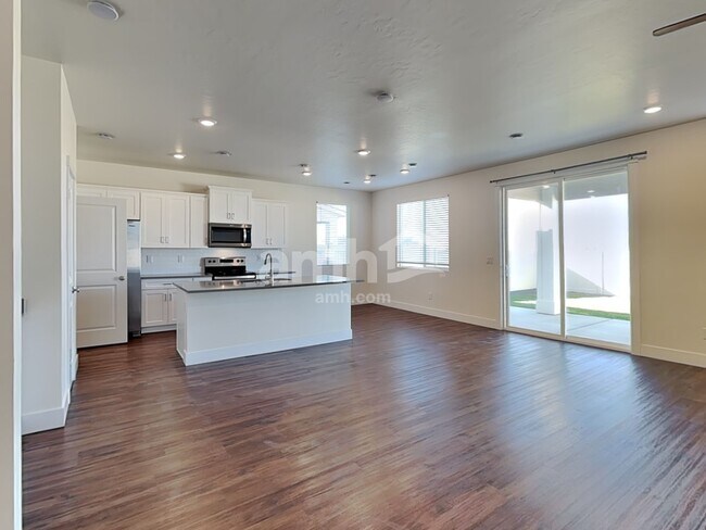 Building Photo - 4101 Keklik Ave