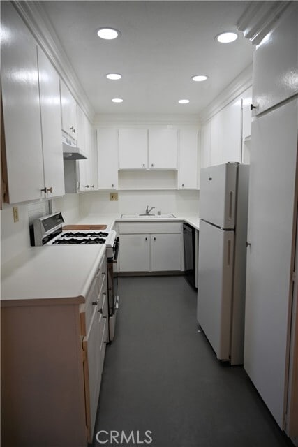 Building Photo - 497 S El Molino Ave