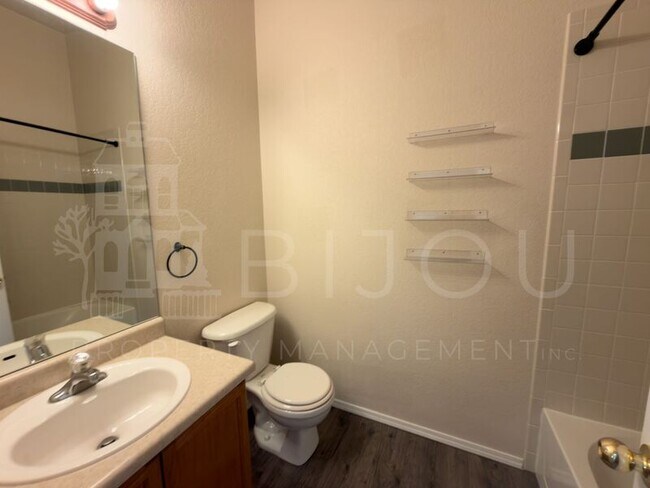 Building Photo - 2533 Mesa Springs View