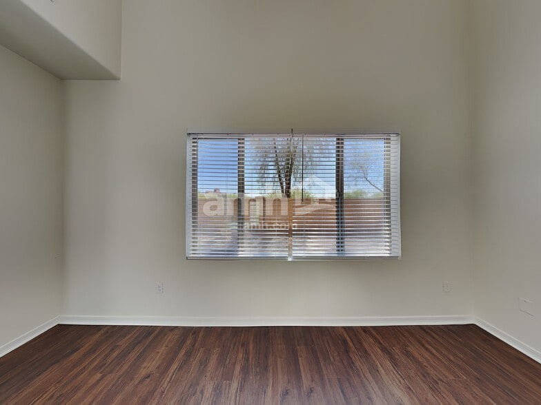 Building Photo - 143 E Camino Del Abeto
