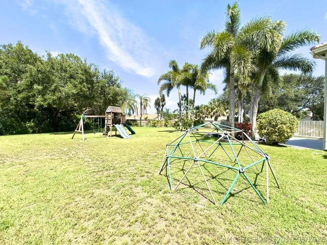 Building Photo - 1118 Fosters Mill Dr