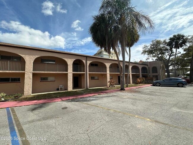 Building Photo - 55 Riverside Dr