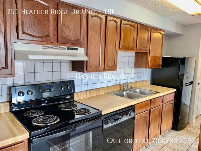 Building Photo - 751 Heather Ridge Dr