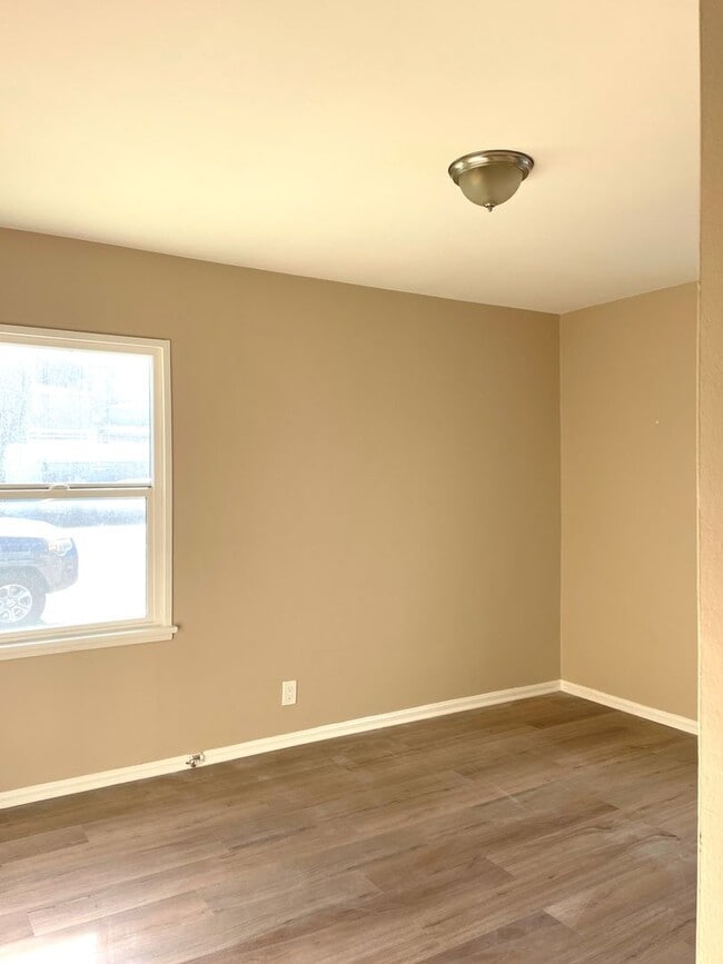 Building Photo - 462