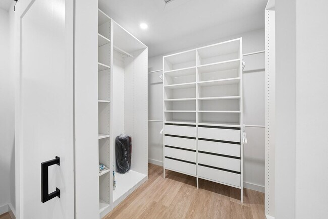 Building Photo - 3737 Frow Ave