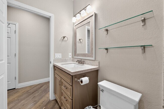 Building Photo - 1647 Gateway Dr