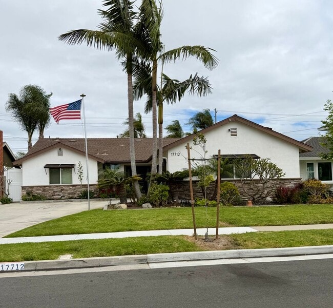 Building Photo - 17712 Collins Cir