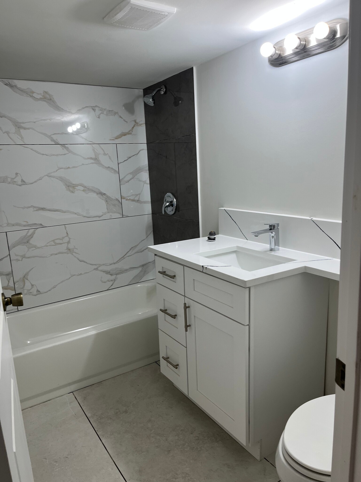Building Photo - 5624 N Marmora Ave
