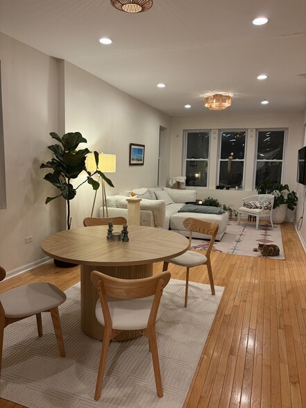 LivingDining - 2614 W Thomas St