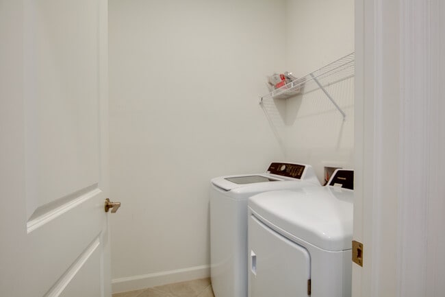 Building Photo - 5512 Sapphire Stone Cv