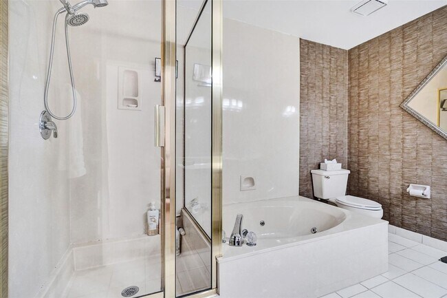 Building Photo - 270 Captains Walk