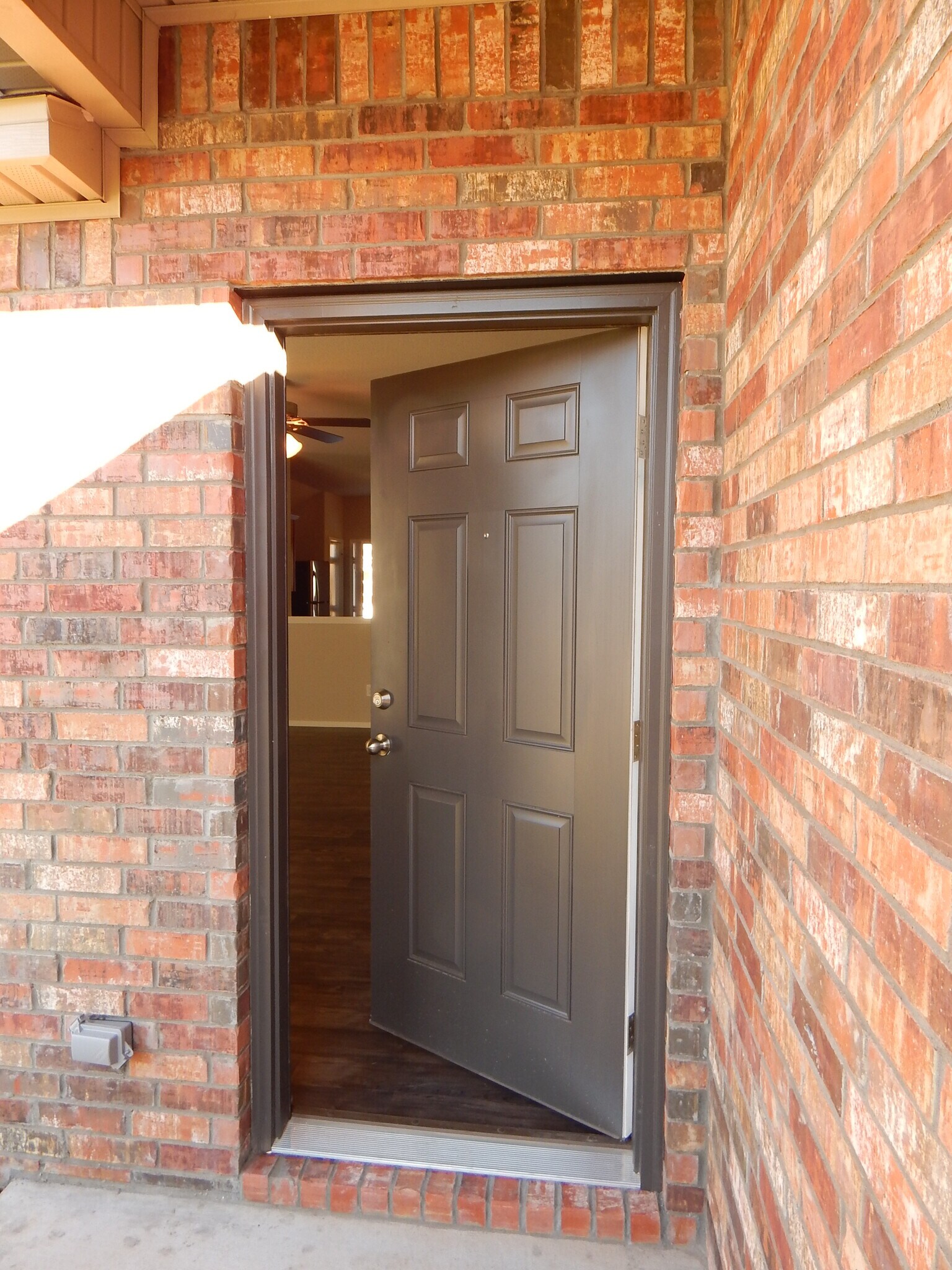 Welcome Home! - 1292 S Kingfisher Ln