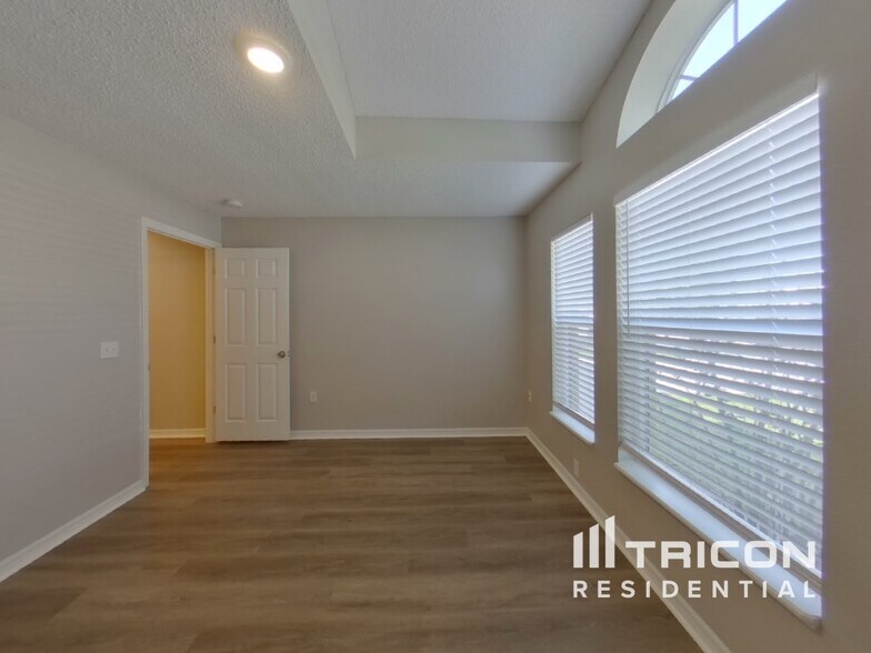 Building Photo - 1080 Amanda Kay Cir